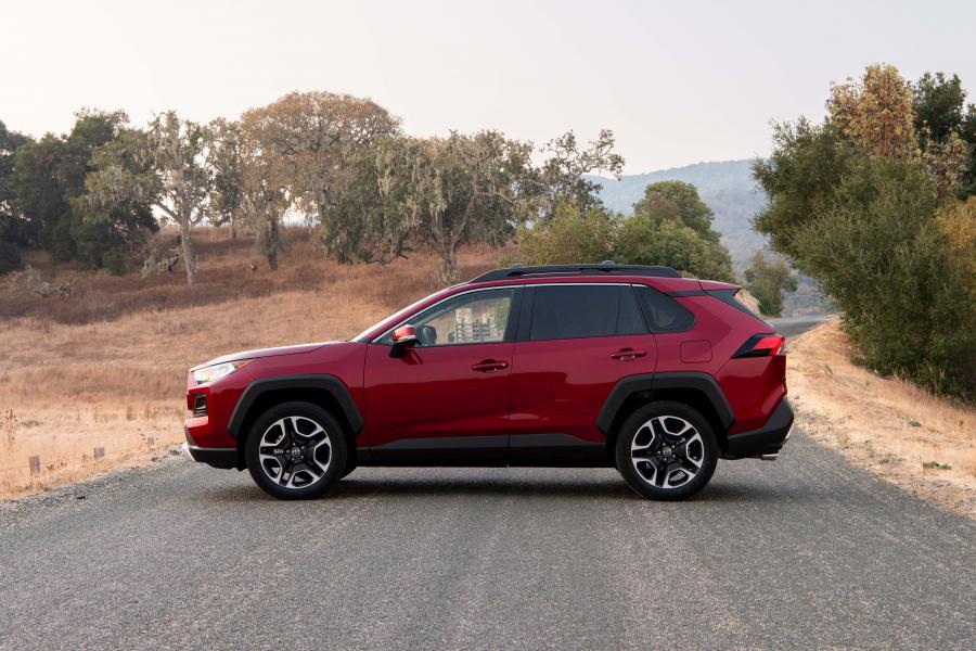  Toyota RAV4 Adventure 2018 года  (NA) (фото 136 из 196)